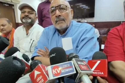 प्रधानमंत्री नरेंद्र मोदी के द्वारा बेगूसराय जिले को बहुत बड़ी सौगात दी जा रही है ओंटा से सिमरिया तक नव निर्मित सिक्स लेन पुल का लोकार्पण किया जाएगा- गिरिराज सिंह 21