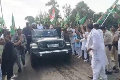 नालंदा पहुँची राहुल गांधी की वोटर अधिकार यात्रा, तेजस्वी संग मिला महागठबंधन का शक्ति प्रदर्शन 17