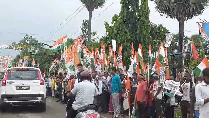 नालंदा पहुँची राहुल गांधी की वोटर अधिकार यात्रा, तेजस्वी संग मिला महागठबंधन का शक्ति प्रदर्शन 3