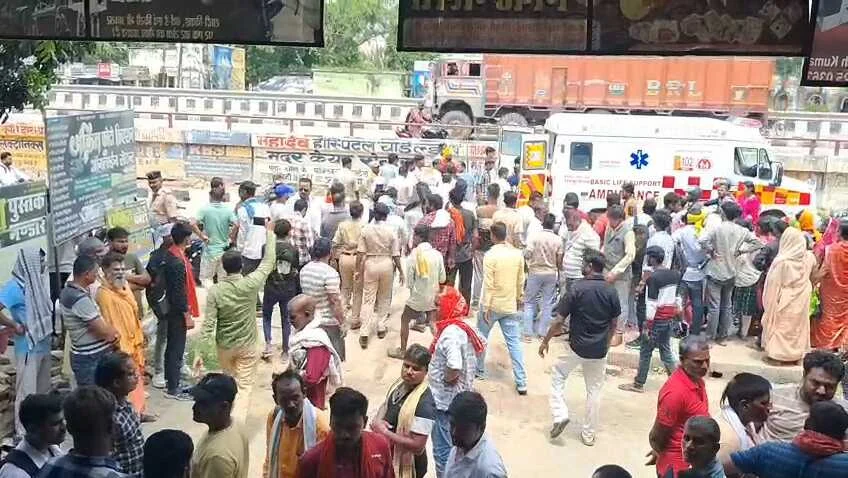 कैमूर में  झोलाछाप डॉक्टर के कारण गर्भवती महिला की मौत,आक्रोशित लोगों ने दुर्गावती सर्विस सड़क को किया जाम 1