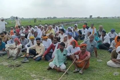 कैमूर से होकर गुजर रही भारतमाला परियोजना के तहत बनने वाली एक्सप्रेसवे की जमीन अधिग्रहण को लेकर बीते दिन किसान और प्रशासन आमने-सामने खड़ा हो गया 23