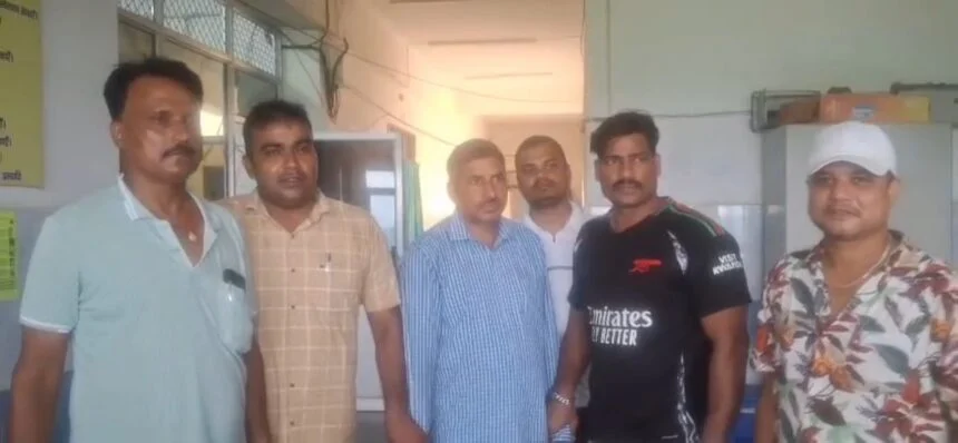 नालंदा: स्वास्थ्य विभाग के बीसीएम को निगरानी की विशेष टीम ने 40 हज़ार घुस लेते रंगेहाथों  किया गिरफ्तार 1