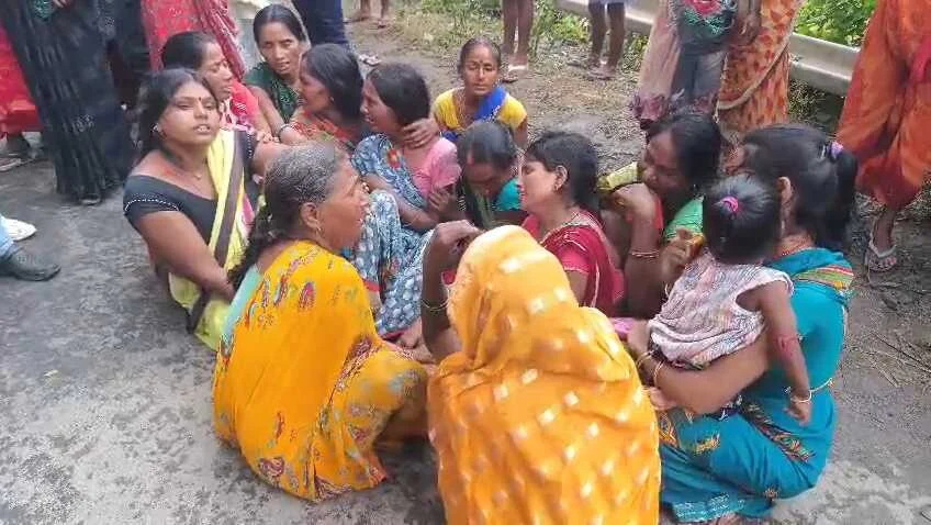 नालंदा: शाहजहांपुर थाना क्षेत्र के अल्ट्राटेक सीमेंट फैक्ट्री के पास टैंकलोरी और टेंपो के बीच हुए टक्कर में दस लोगो की मौत 2