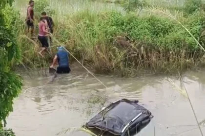 नालंदा: कार अनियंत्रित होकर पानी भरे गड्ढे में पलटी, तीन लोगों की हुई मौके पर ही मौत, एक गंभीर रूप से जख्मी 25