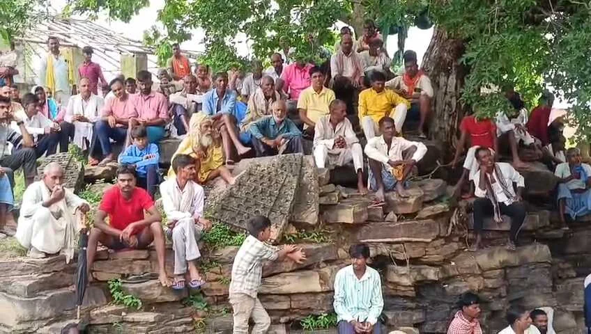 कैमुर: पानी की समस्या से जूझ रहे किसानों ने पानी की मांग को बनाया चुनावी मुद्दा , कहा - पानी नहीं तो वोट नहीं 3