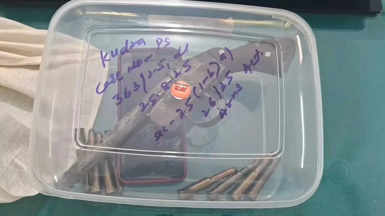 कैमुर: हथियार लहरा कर रिल बनाना युवक को पड़ा महंगा, पुलिस ने गिरफ्तार कर भेजा जेल 2