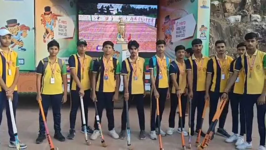 नालंदा में एशिया कप हॉकी का खुमार, बिहारशरीफ पहुँची ट्रॉफी, राजगीर में होने वाले एशिया कप से पहले ‘गौरव यात्रा’ में दिखा उत्साह 3