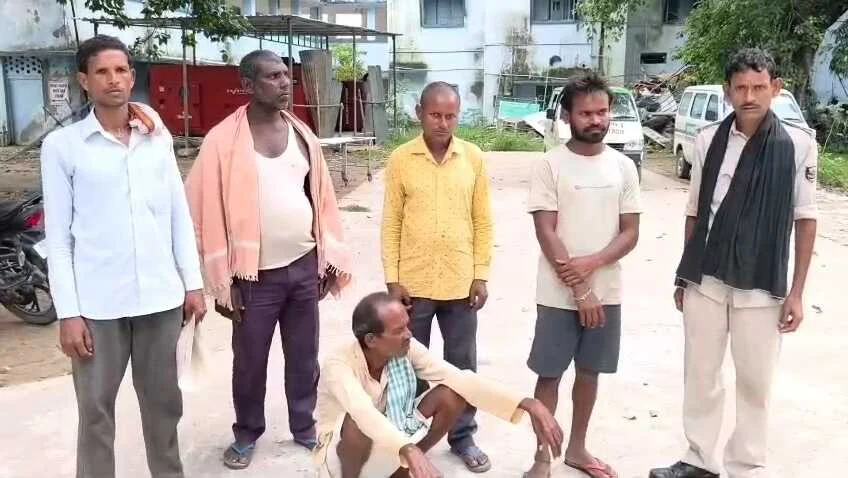 नालंदा: सड़क हादसे में बाइक सवार दो युवक मौत, दो गंभीर रूप से जख्मी, एक की हालत नाजुक 1