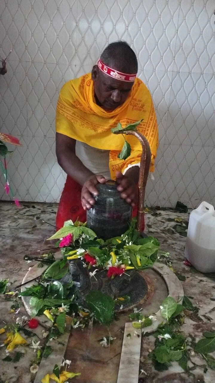 सिमरिया धाम से गंगा जल लेकर हजारों की संख्या में श्रद्धालुओं ने अन्तिम सोमवारी को बथौली शिव मंदिर में किया जलाभिषेक 2