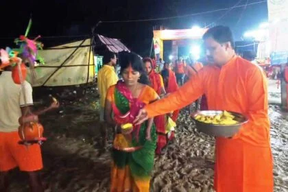 भक्ति में लीन, सेवा में अग्रणी अरविंद सिन्हा का अद्भुत शिविर, सावन में कांवरियों के लिए जीवनदान बना नालंदा का सेवा शिविर 21