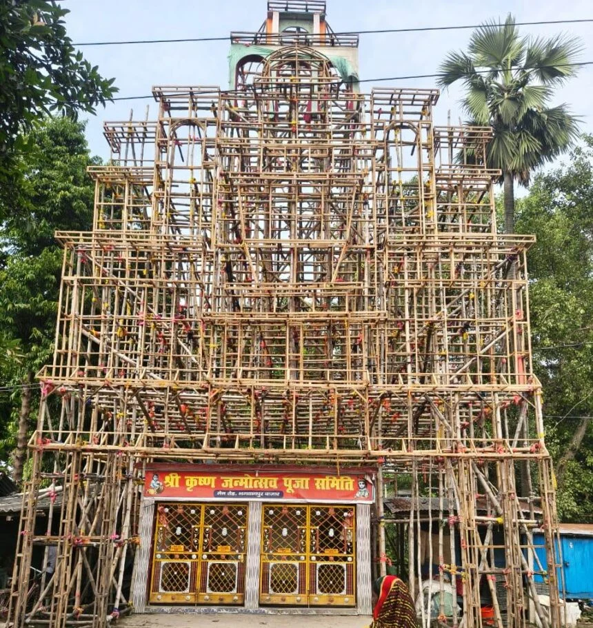 भगवानपुर प्रखंड में श्रीकृष्ण जन्माष्टमी मेले तैयारी जोरो पर, भव्य पूजा पंडाल निर्माण में जुटे कारीगर 1