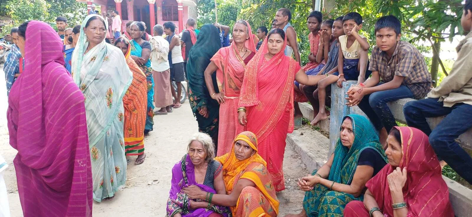 बछवाड़ा में बाढ़ के पानी में डूबकर एक व्यक्ति की मौत, परिजनों में मचा कोहराम 3