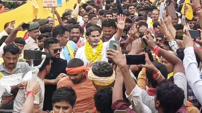 बिहार बदलाव सभा में गरजे प्रशांत किशोर: मंगल पांडेय पर 25 लाख की डील और एंबुलेंस घोटाले का लगाया गंभीर आरोप 1