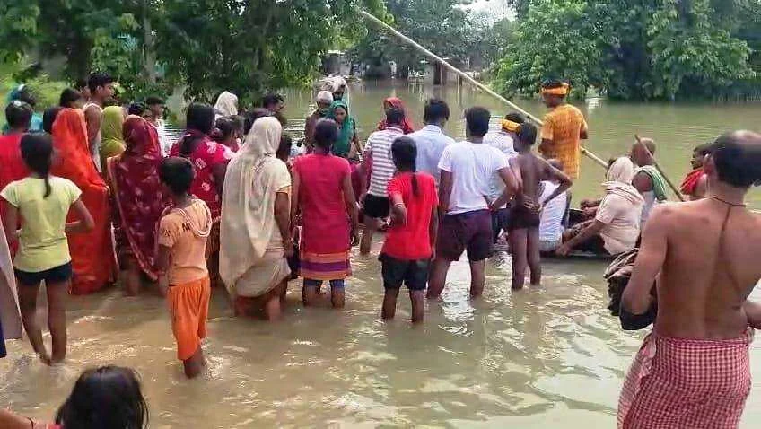 बछवाड़ा में बाढ़ के पानी में डूबकर एक व्यक्ति की मौत, परिजनों में मचा कोहराम 1