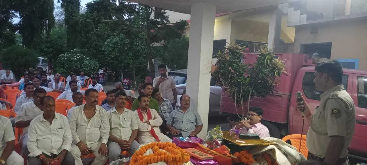 वीरपुर थाना में नये थाना अध्यक्ष का स्वागत और पुराने को दी गई विदाई 2