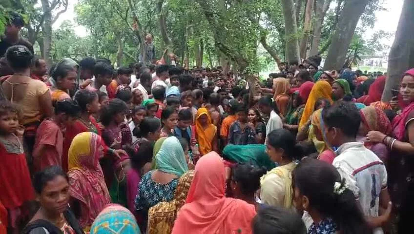 समस्तीपुर: छात्रा को कोचिंग जाने के दौरान गोली मारकर किया हत्या,परिजन लगा रहे हैं प्रेमी शिक्षक पर हत्या का आरोप 4