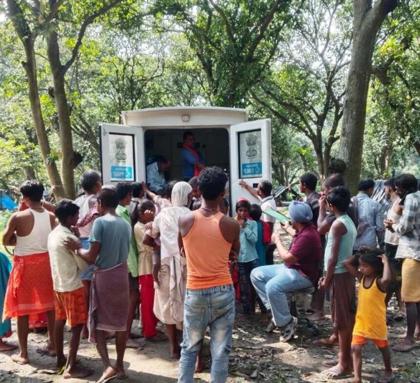 बछवाड़ा चलंत पशु चिकित्सा वाहन के द्वारा पशुओं को समय पर दिया जा रहा है चिकित्सीय सुविधा 1