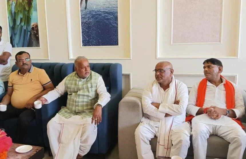 बिहार सरकार के ग्रामीण विकास मंत्री श्रवण कुमार व खेल मंत्री सुरेंद्र मेहता का तेघरा ‘राज होटल’ में भव्य स्वागत 1