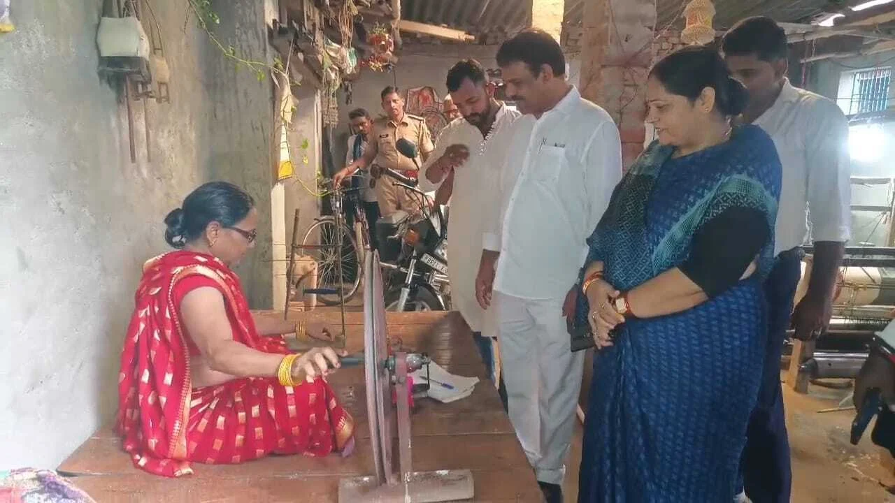 नालंदा: सिलाव प्रखंड के "नेपुरा बनेगा ‘सिल्क सिटी’ जेडीयू विधायक कौशल किशोर ने की सरकार से अनुशंसा 2