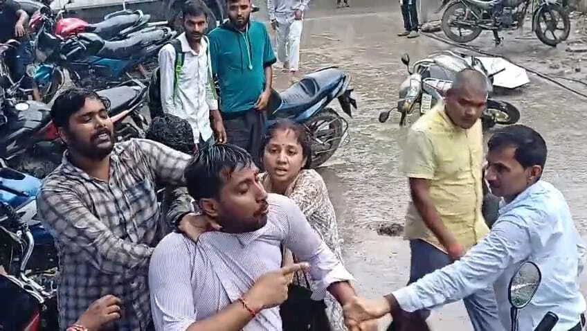 समस्तीपुर: पति ने पत्नी को पढ़ाकर बनाया बीपीएससी शिक्षिका, पत्नी रह रही है अलग, विरोध करने पर पति के साथ मारपीट 2