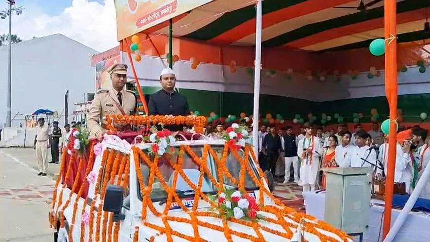 समस्तीपुर: स्वतंत्रता दिवस पर ऐतिहासिक पटेल मैदान में डीएम रौशन कुशवाहा ने किया झंडोतोलन 2