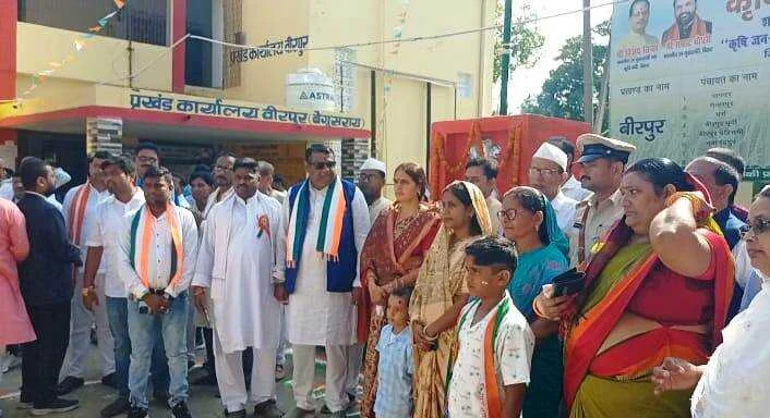 वीरपुर में 79 वें स्वतंत्रता दिवस के अवसर पर हर्षोल्लास के लोगों ने दी सलामी 1