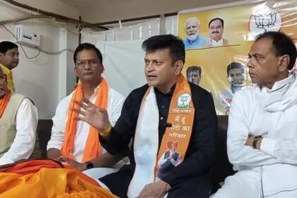 कैमूर पहुंचे भाजपा के राष्ट्रीय प्रवक्ता अजय आलोक, राहुल गांधी को कहे गांधी नहीं वह गांदी है, हमें उधार का गांधी नहीं चाहिए 21