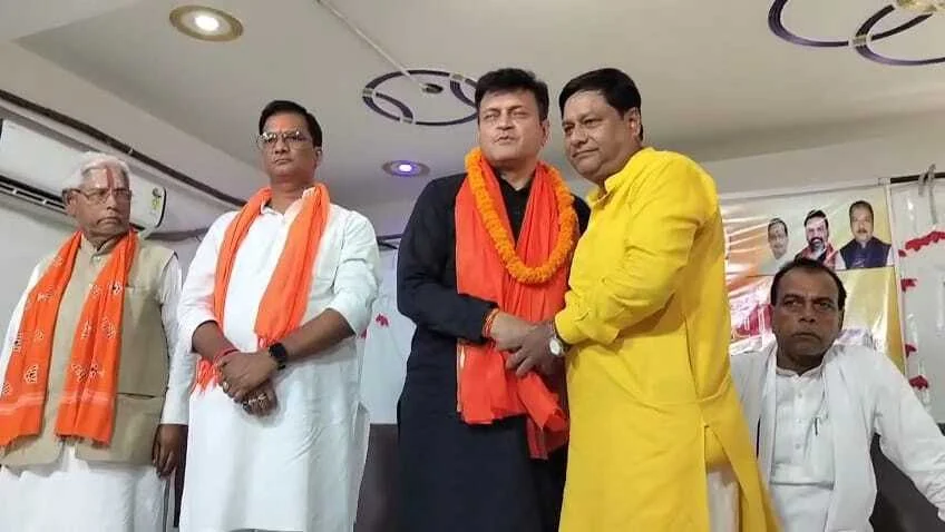 कैमूर पहुंचे भाजपा के राष्ट्रीय प्रवक्ता अजय आलोक, राहुल गांधी को कहे गांधी नहीं वह गांदी है, हमें उधार का गांधी नहीं चाहिए 2