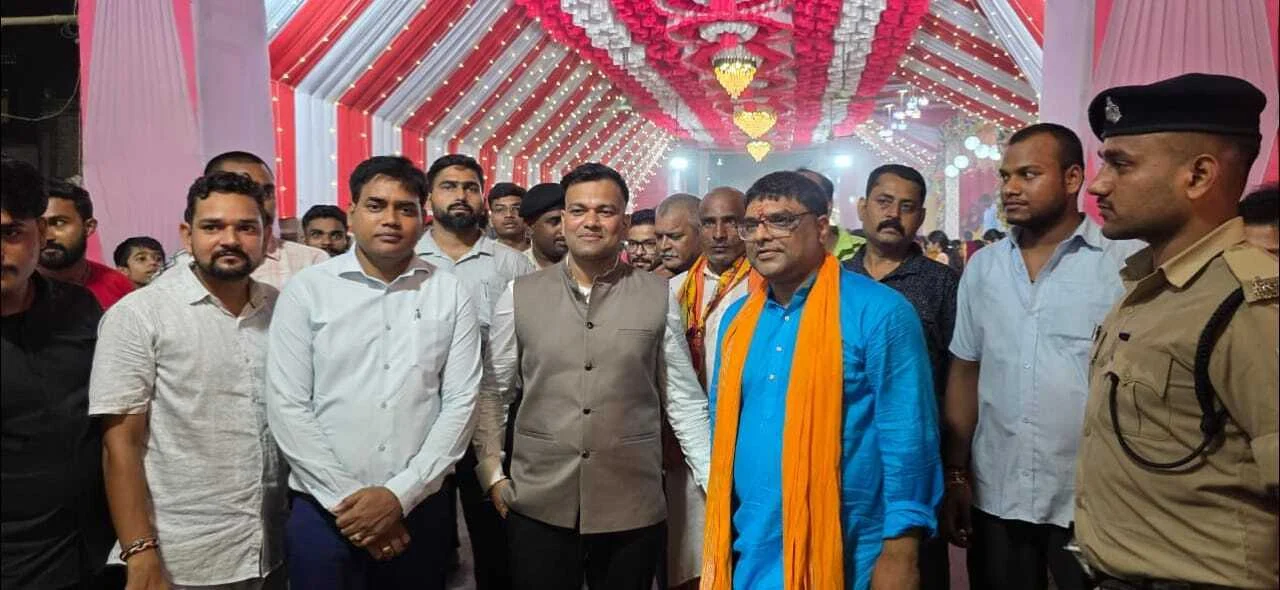 बेगूसराय जिला पदाधिकारी तुषार सिंगला ने तेघड़ा प्रखंड में श्रीकृष्ण जन्माष्टमी मेला का किया निरीक्षण 2