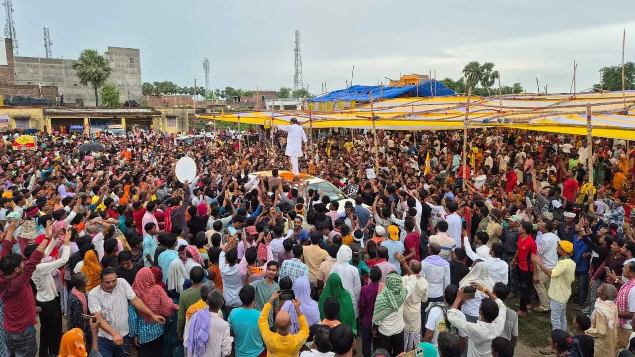 बिहार बदलाव यात्रा के क्रम में समस्तीपुर पहुंचे जन सुराज के सूत्रधार प्रशांत किशोर, हसनपुर में जनसभा को किया संबोधित 4
