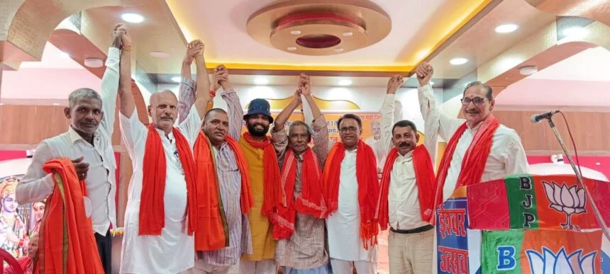 बछवाड़ा प्रखंड के भीखमचक में अटल बिहारी वाजपेई के पुण्यतिथि के अवसर पर स्थानीय उम्मीदवार की उठी मांग 1