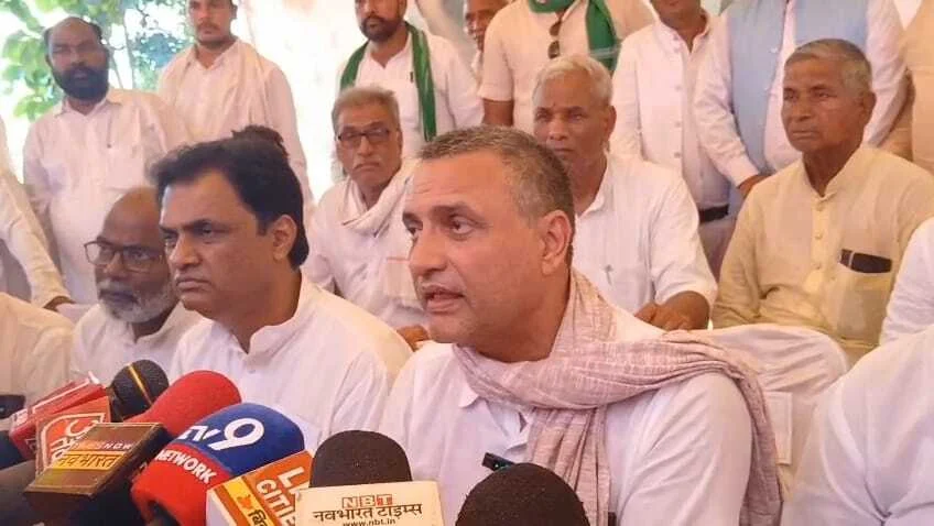 कैमूर जिला के भभुआ प्रखण्ड के मनिहारी में राजद द्वारा किसान महासम्मेलन का किया गया आयोजन 2