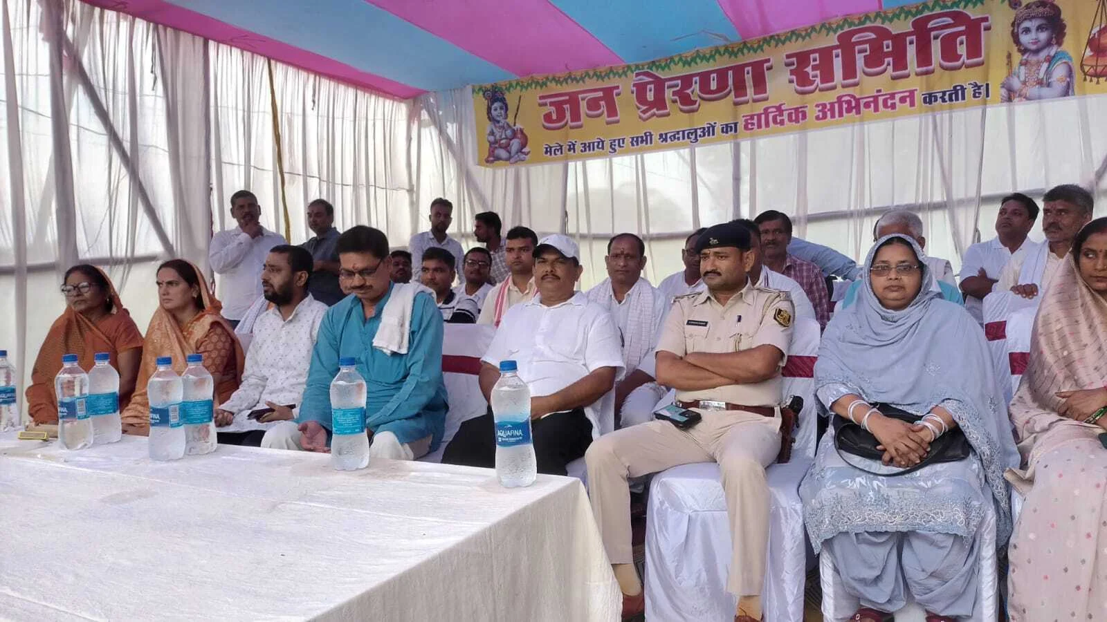 बेगूसराय के वीरपुर में आयोजित पांच दिवसीय श्रीकृष्ण जन्माष्टमी मेला का अतिथियों ने किया उद्घाटन,पट खुलते ही उमड़ी श्रद्धालुओं की भीड़ 4