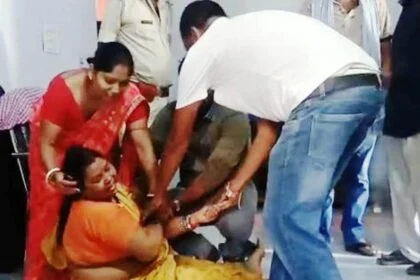 बेगूसराय में परिवारिक विवाद को लेकर नव नियुक्त शिक्षिका ने फांसी लगाकर की खुदकुशी, शिक्षिका ने मौत से पुर्व डीइओ को सुसाइड नोट लिखा 28