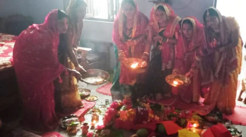 सुहागिन महिलाओं ने पति के लम्बी उम्र को लेकर हर्षोल्लास के साथ मनाया तीज व्रत 1