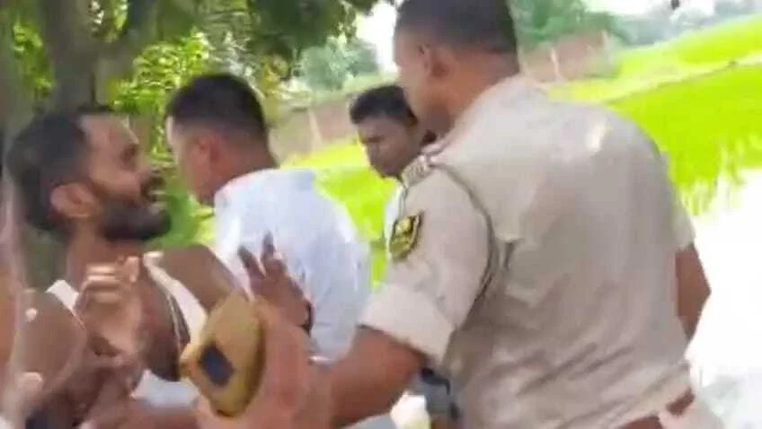 नालंदा: मत्री ने ग्रामीणों की समस्या सुनने से किया इंकार तो आक्रोशित ग्रामीणों ने मंत्री श्रवण कुमार को गांव से खदेरा, जान बचाकर भागे मंत्री 4