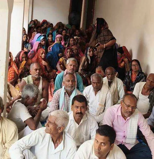 बछवाड़ा विधानसभा क्षेत्र के छह बार विधायक रहे पूर्व मंत्री सह कांग्रेस पार्टी के समर्पित कद्दावर नेता दिवंगत स्व रामदेव राय के पुण्यतिथि पर लोगो ने किया उन्हें याद 5