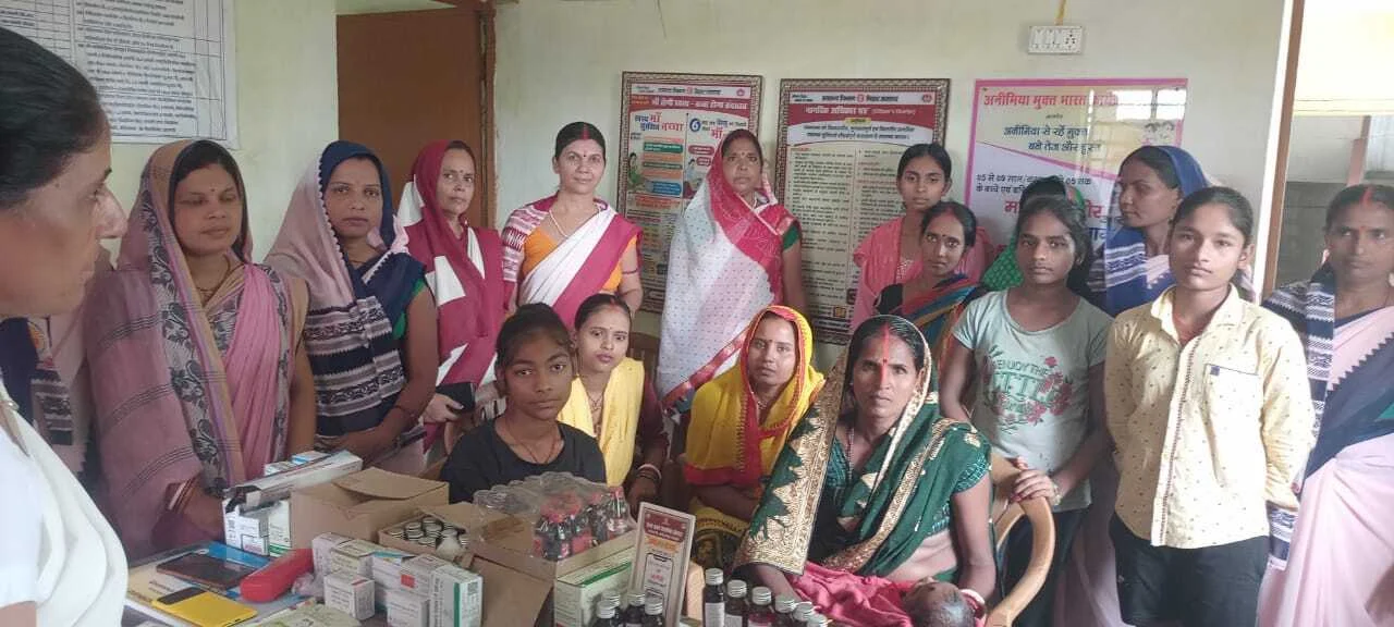 स्वस्थ नारी, सशक्त परिवार को लेकर वीरपुर प्रखंड क्षेत्र में सेविकाओं के सहयोग से स्वास्थ्य अभियान चलाया  3