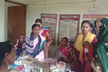 स्वस्थ नारी, सशक्त परिवार को लेकर वीरपुर प्रखंड क्षेत्र में सेविकाओं के सहयोग से स्वास्थ्य अभियान चलाया  16