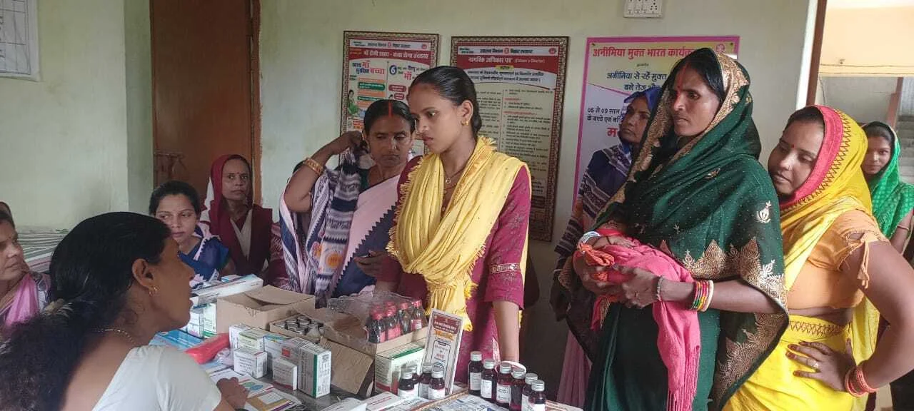 स्वस्थ नारी, सशक्त परिवार को लेकर वीरपुर प्रखंड क्षेत्र में सेविकाओं के सहयोग से स्वास्थ्य अभियान चलाया  2