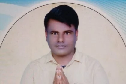 समस्तीपुर: बेखौफ अपराधियों ने करिहारा पंचायत के मुखिया मनोरंजन गिरी को गोली मारकर किया हत्या, इलाके में फैली सनसनी 29