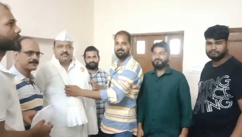 समस्तीपुर: औकाफ़ कमिटी के अध्यक्ष तारिक रहमान बॉबी को सिविल सोसाइटी के युवाओं ने किया सम्मानित  2