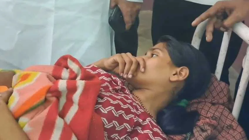 समस्तीपुर: निजी अस्पताल में एक प्रसव पीड़ित  महिला को आर्थिक खोषण के लिए एक सप्ताह तक रखा बंधक, आरजेडी विधायक की दखल के बाद मुक्त हुईं महिला 3