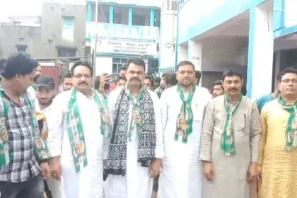 समस्तीपुर: विधानसभा क्षेत्र से अल्पसंख्यक समुदाय से आने वाले संभावित विधायक प्रत्याशी ने अपने सैकड़ों कार्यकर्ताओं के साथ क्षेत्र में चलाया जनसंपर्क अभियान 27