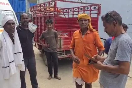 बेगूसराय में तेज रफ्तार मोटरसाइकिल सवार युवक ने साइकिल सवार मां और पुत्र को कुचला, मां की हुई मौत, पुत्र घायल 28