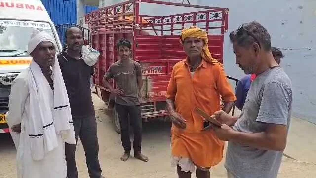 बेगूसराय में तेज रफ्तार मोटरसाइकिल सवार युवक ने साइकिल सवार मां और पुत्र को कुचला, मां की हुई मौत, पुत्र घायल 1