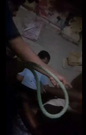 बेगूसराय में मामूली विवाद के कारण एक युवक को ससुराल वालों ने बंधक बनाकर हाथ पैर बंधा और किया बेरहमी से पिटाई 4