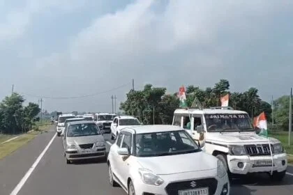 पटना में वोटर अधिकार यात्रा के आयोजन को लेकर नालंदा से सैकड़ों गाड़ियों का जत्था राजद नेत्री आयशा फातिमा की अगुआई में हुआ रवाना 18