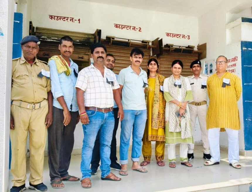 बेगूसराय बीहट में विद्युत विभाग के सरकारी कर्मीयों ने एक सितम्बर को मनाया काला दिवस 1