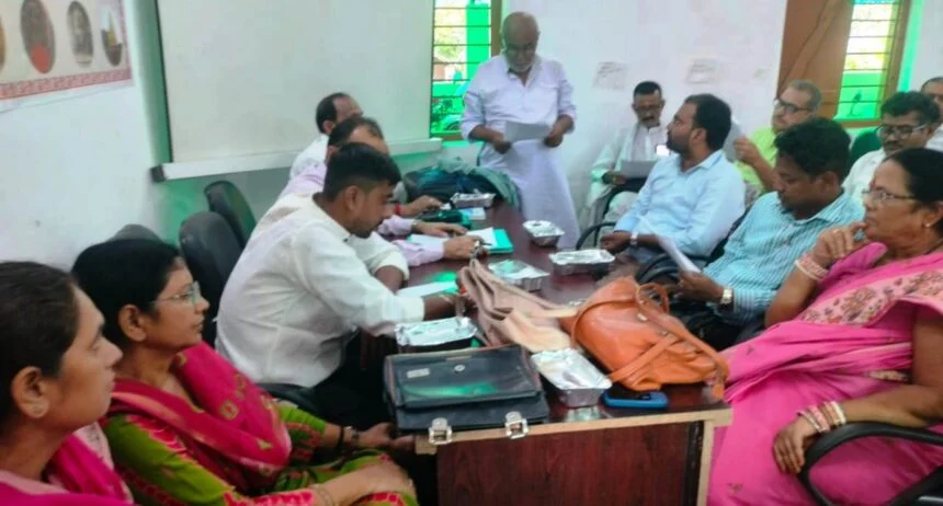 बीससुत्री की बैठक में स्वास्थ्य,शिक्षा,आंगनवाड़ी, नलजल समेत अन्य योजनाओं का छाया रहा मुद्दा 1